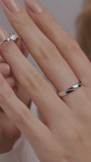 Aliança de Namoro Essência  Prata 925 Ajustável com Solitário em Zircônia